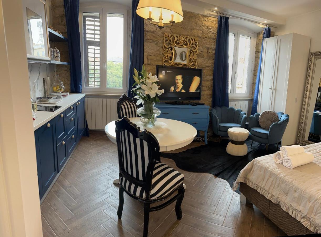 La Dolce Vita Luxury Apartments With Best Free Private Parking In City Center Pula Dış mekan fotoğraf
