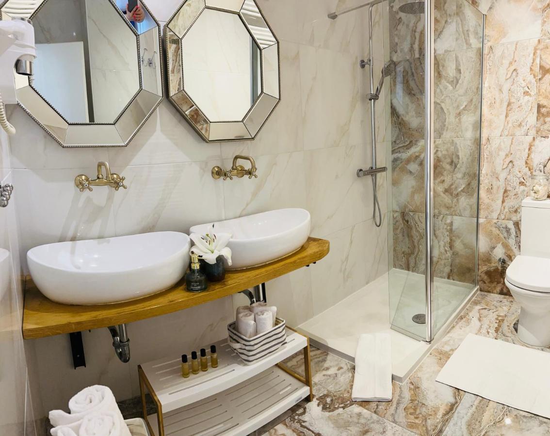 La Dolce Vita Luxury Apartments With Best Free Private Parking In City Center Pula Dış mekan fotoğraf
