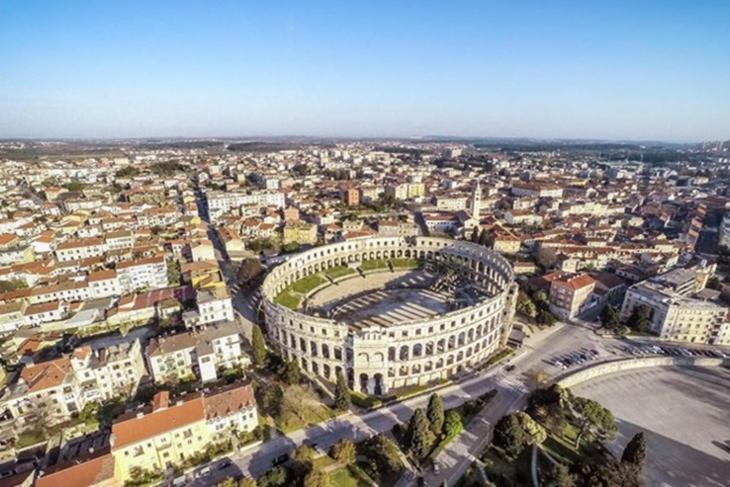 La Dolce Vita Luxury Apartments With Best Free Private Parking In City Center Pula Dış mekan fotoğraf