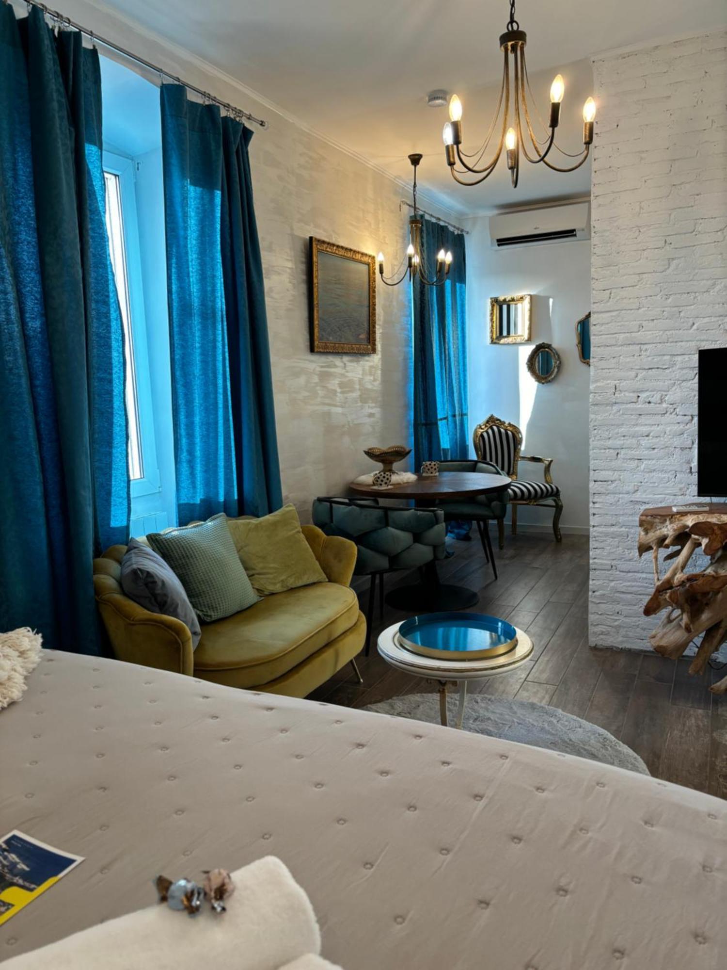 La Dolce Vita Luxury Apartments With Best Free Private Parking In City Center Pula Dış mekan fotoğraf