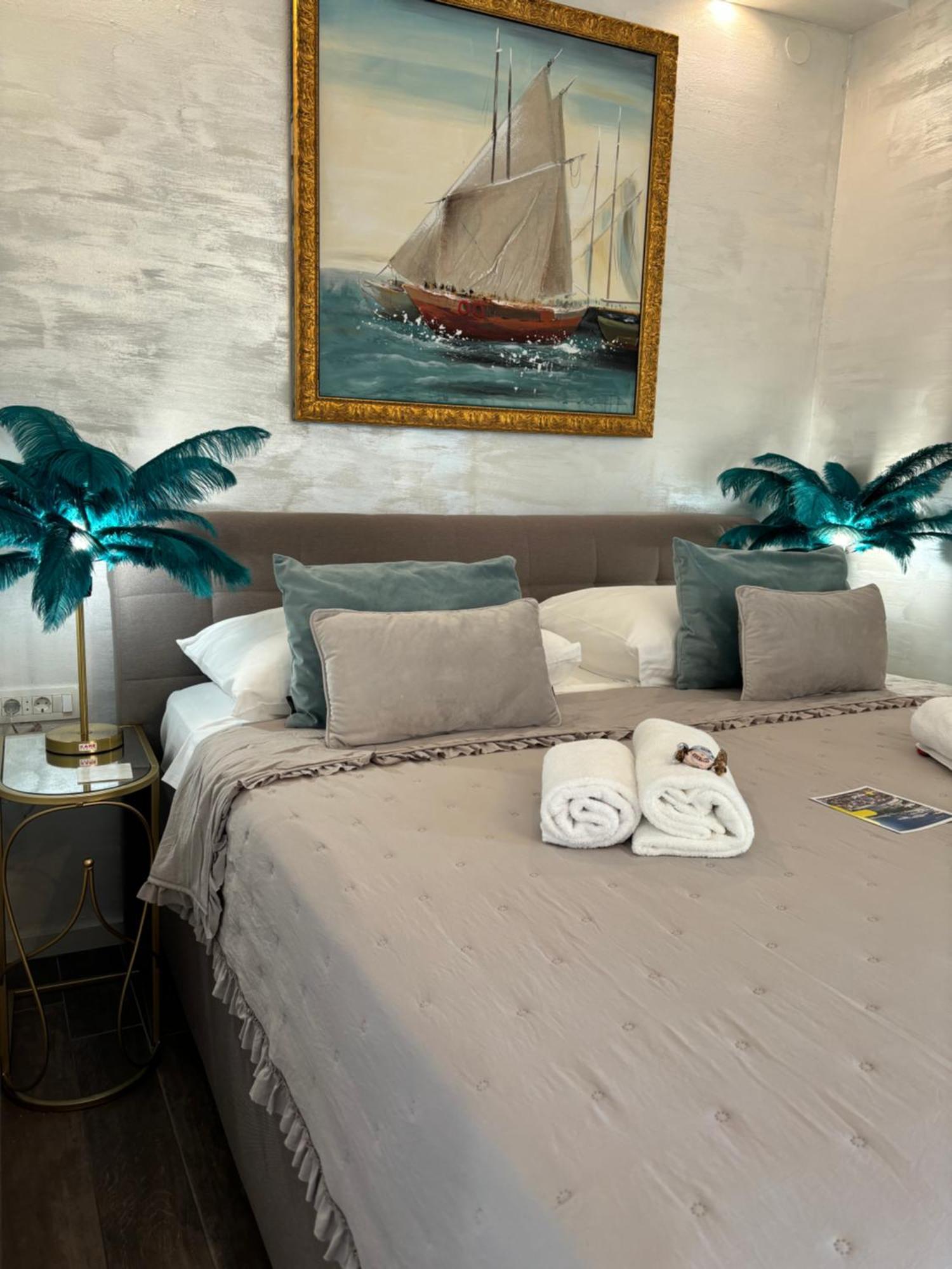 La Dolce Vita Luxury Apartments With Best Free Private Parking In City Center Pula Dış mekan fotoğraf